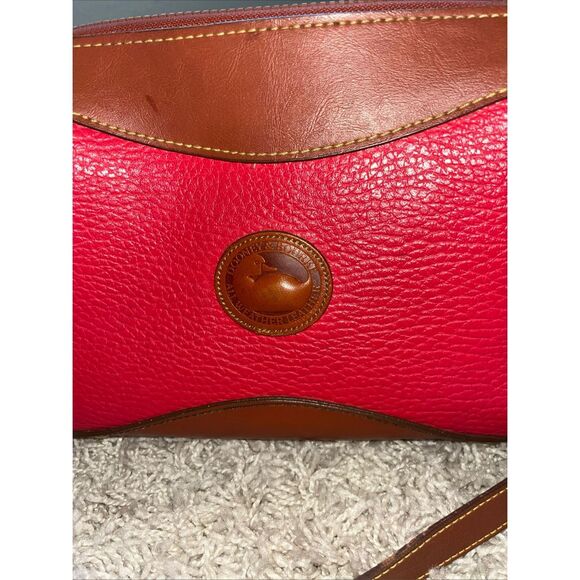 Vintage Dooney & Bourke Red & Brown "All Weather Leather" Shoulder Bag - Picture 2 of 11